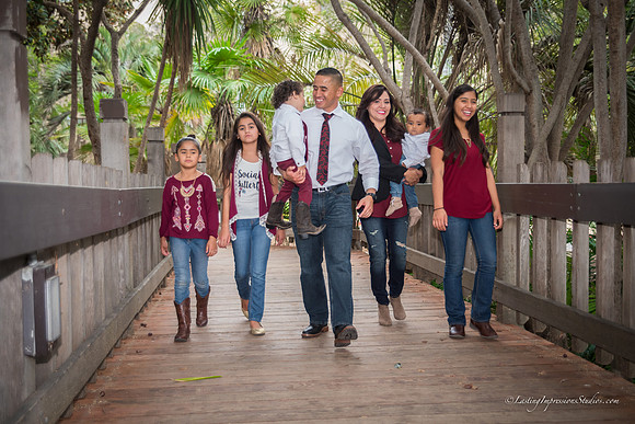 LIS_Estrada_Family_Dec-112