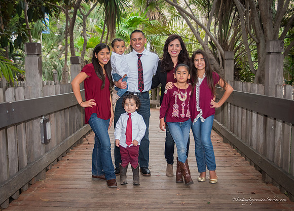 LIS_Estrada_Family_Dec-85