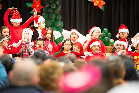 KidschristmasProgramKEW-21